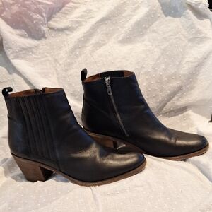 Fyre Alton Chelsea Booties In Black Leather Size 11